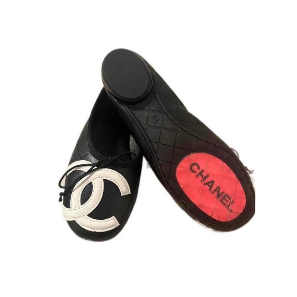 CHANEL Black and White Logo Flats - Picture 3 of 3